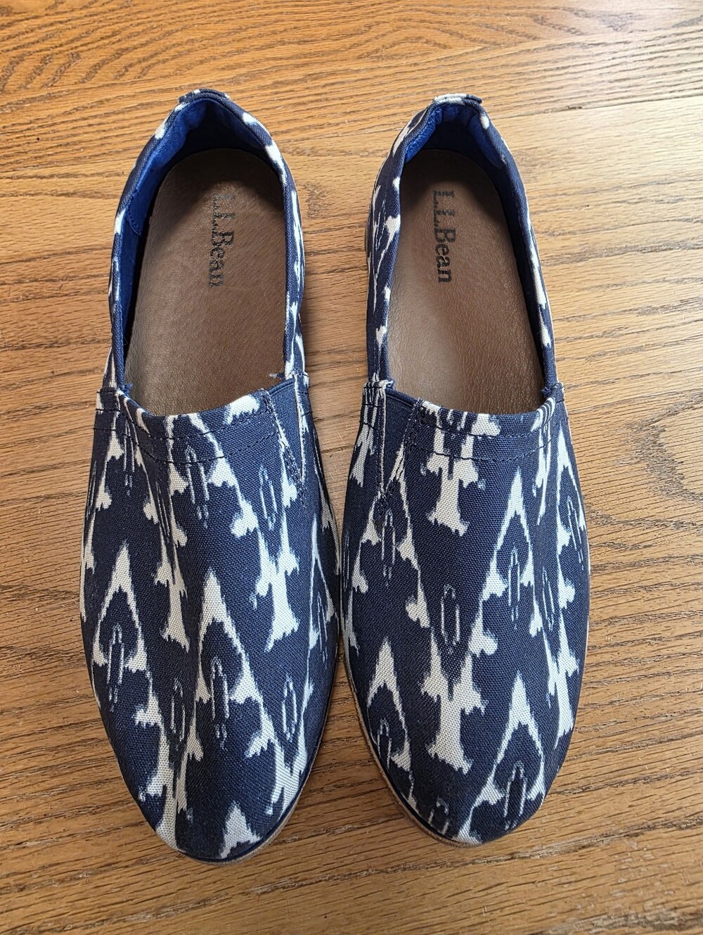 L.L. Bean Women's Size 9M Lakewashed Canvas Slip-Ons Navy Blue Ikat Print 516018